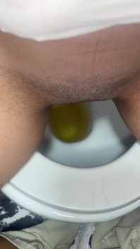 Kompilasi Kencing di Hotel Berbeza! Seluar dalam dengan Pads! POV!