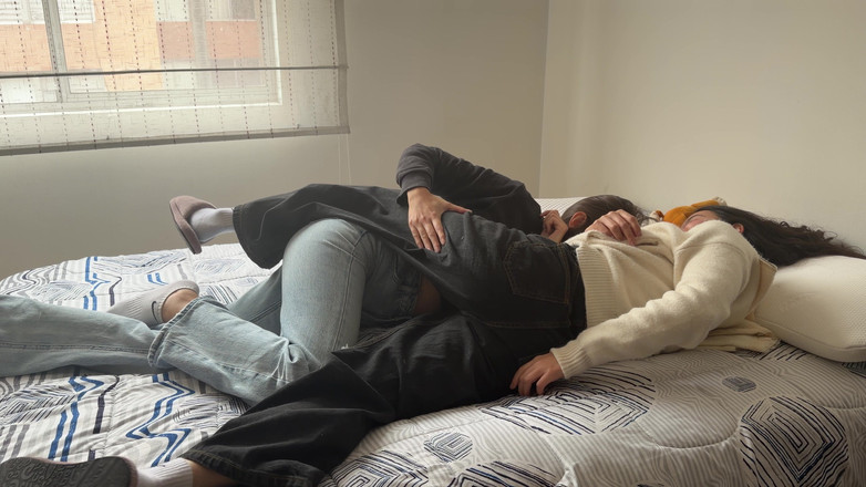 scarlettandc: Vi gnider oss mot varandra