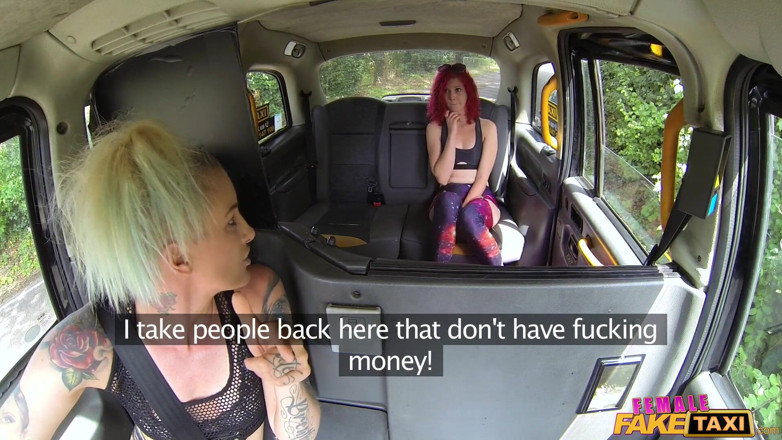 Female Fake Taxi: Taxi falso femminile - l'autostoppista cavalca la sua vita