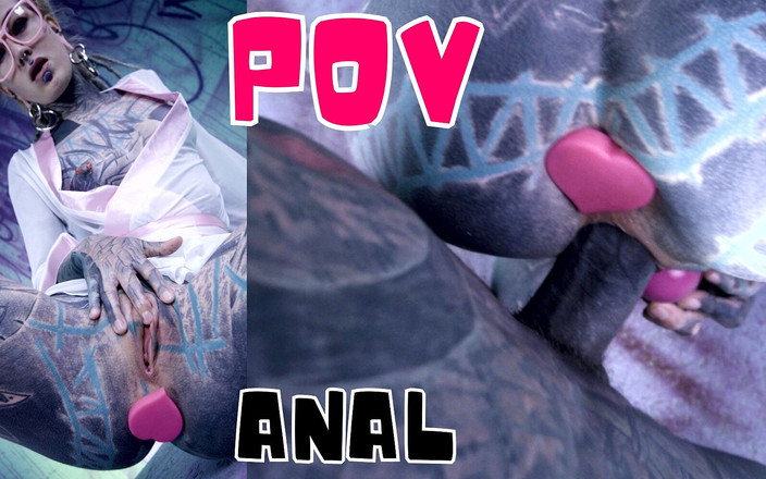 Z-Filmz: Tätowiertes mädchen mit brille und Buttplug fickt einen tätowierten schwanz,...
