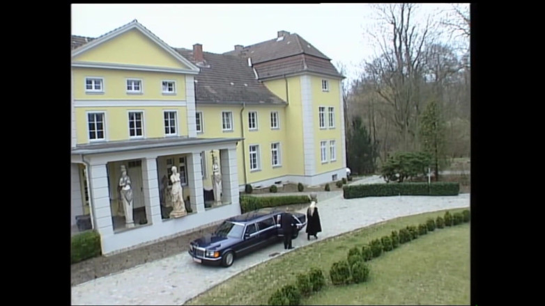 Deutschland porn: สาวผมทองหีเงี่ยนโสเภณี โดนเย็ดแรงๆ ขณะขี่ควยใหญ่