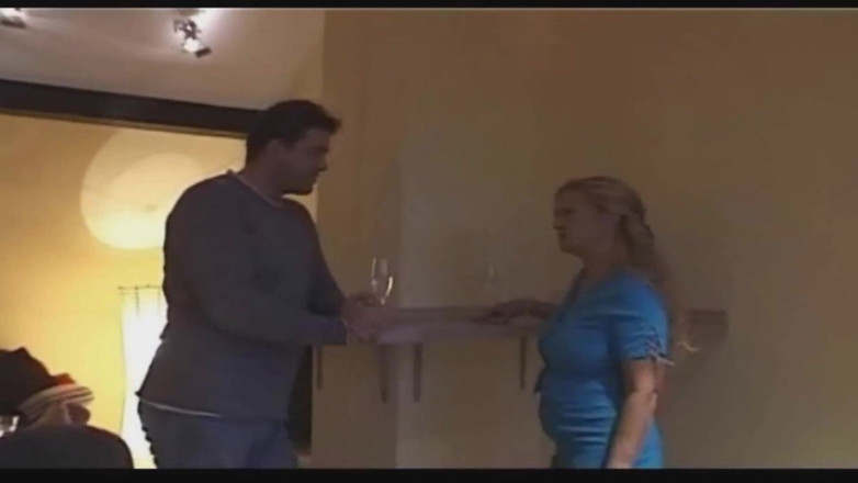 Monde Francais: Wanita rambut pirang asal perancis ini dicrot di wajah aduhainya