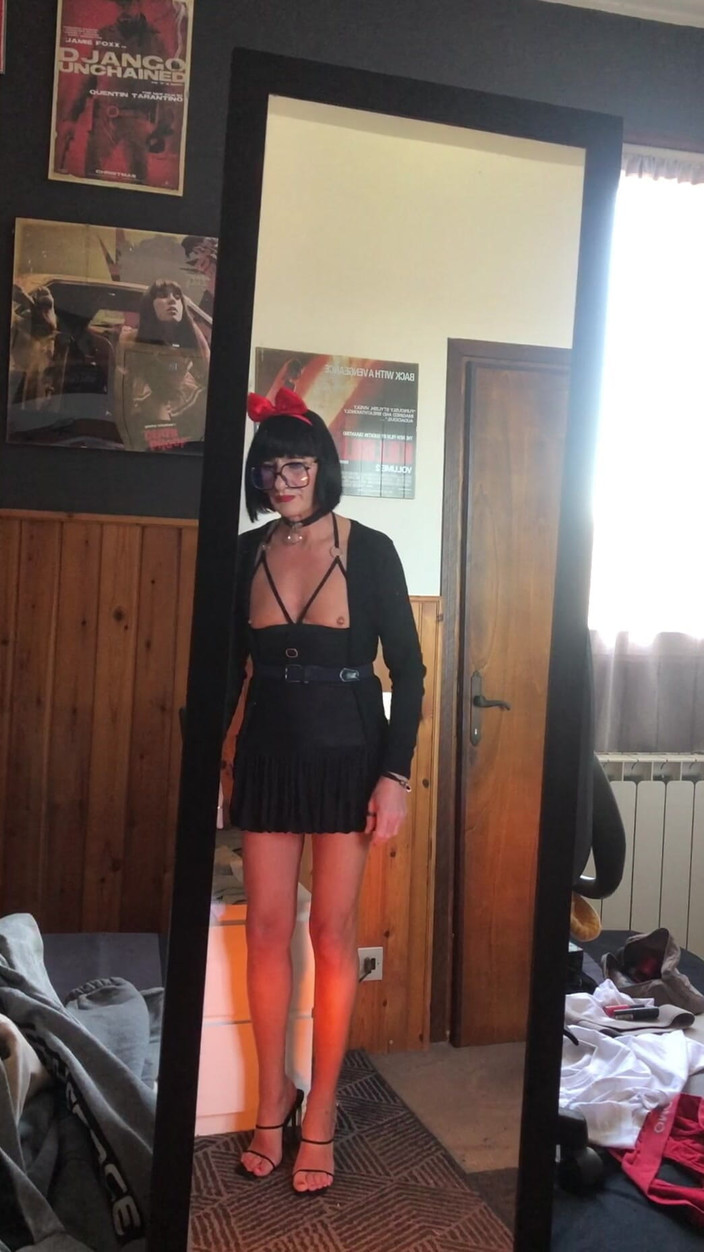 Andreina Naty: Пірсинг грудей і ходьба