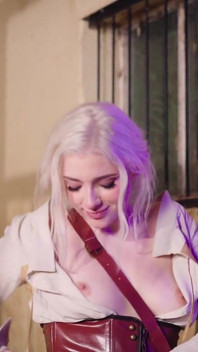 Chloe Amour a Gia Ohmy se prstí a šukají navzájem, dokud se neudělají - zaklínač porno cosplay parodie