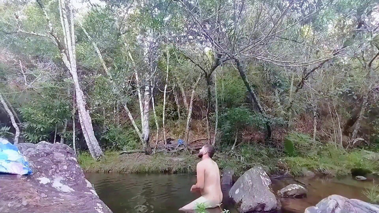 Marcosninfo: Ich ging zum Wasserfall und zeigte mich, bevor jemand kam...
