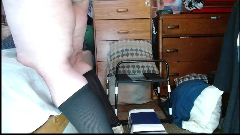 CosmicJones88: Fette transvestiten-sissy zieht sich aus und reitet dildo