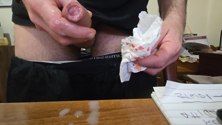 Jordance: Красивий римський член мастурбує в офісі і часто кінчає