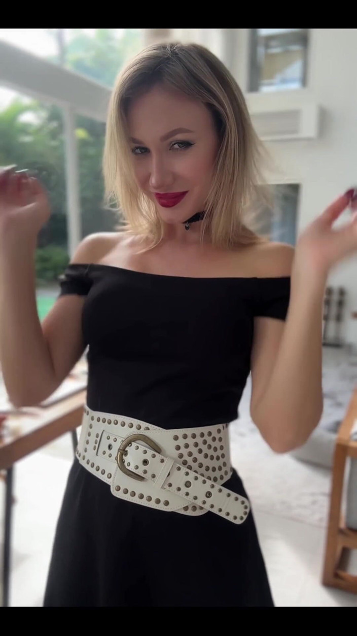 Angel The Dreamgirl: Ik denk niet vies. Ik heb een sexy verbeelding