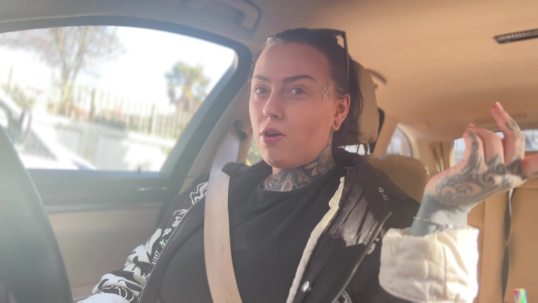 Miss Valentina: Pasy bezpieczeństwa Fetysz Dziwak