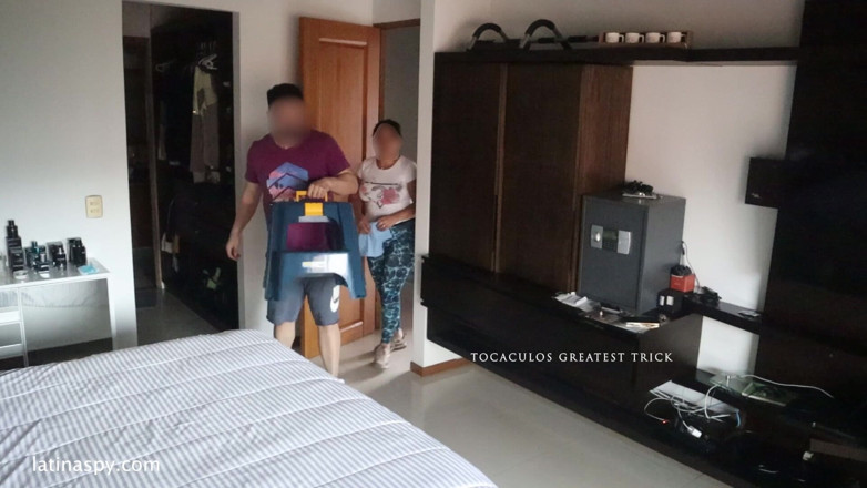 Latinaspy: Latina mucama con enorme culo consigue pantalones