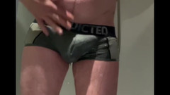 Ange Deluxe: Desesper čůrá ve sprše a honění