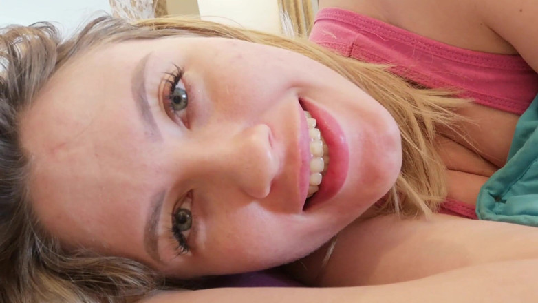 Erotic Tanya: Morning quarantine farts