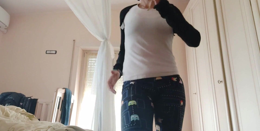 savannahamatoriale: Quarantine2010 for Covid19: Home Fitness Sexy Sweatin Exercises