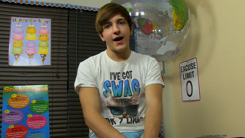 Teach Twinks: La prima volta colby sul set