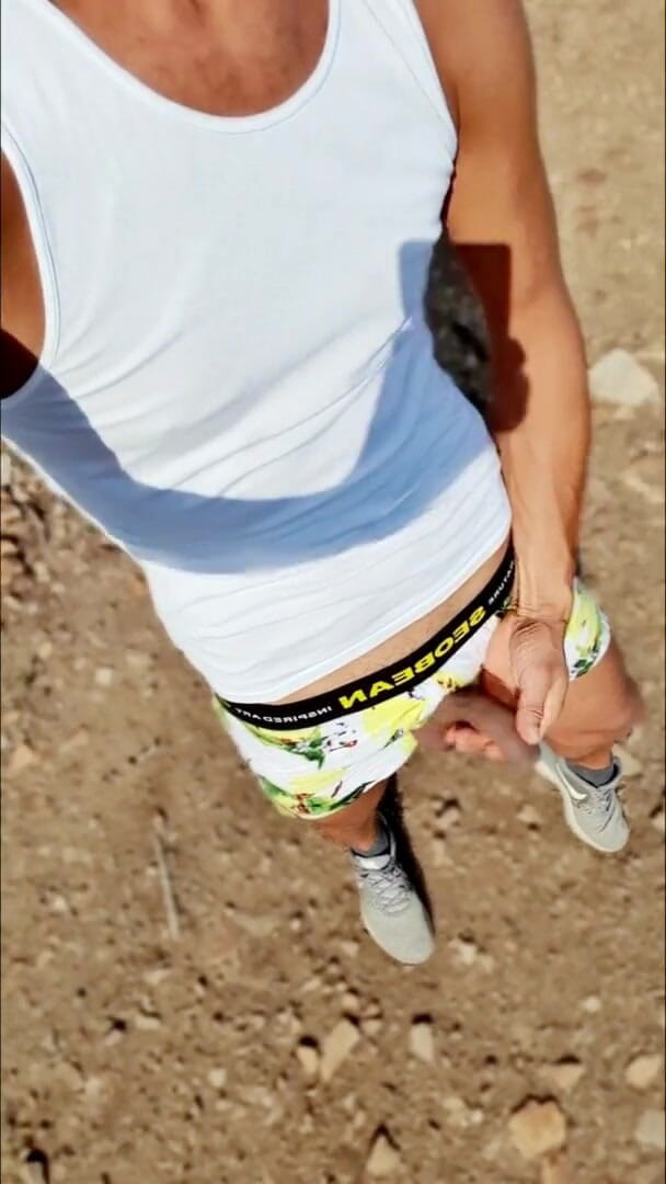 Slutboyben: Slutboyben Cam4 публичный писсей в отпуске