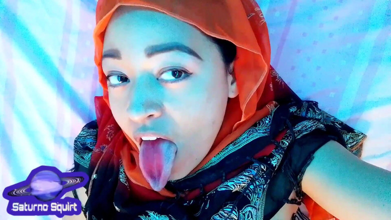 Saturno Squirt: Muslim Asian Frees Herself and Masturbates Her Hairy Vagina Hard...