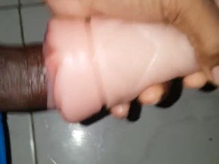 Black guy: ナットを破裂させなければならなかった..偽の膣