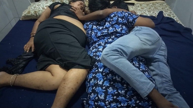 Tamil lesbian: Tamil Friends Group Sex
