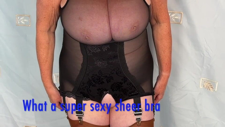 Aunty Sandra vintage girdle queen: aanti Sandra bahut saari naaylon pahni hai vgq 69