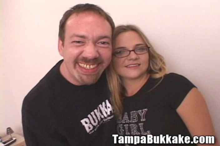 Tampa Bukkake: 19 teen sperma su occhiali discarica di una cagna di...