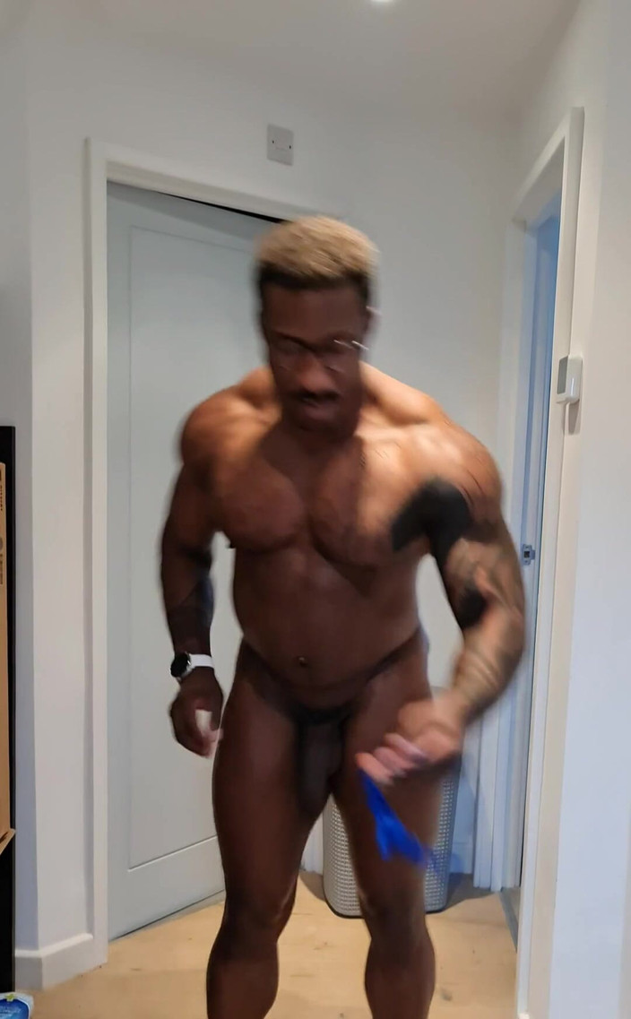 Amadeus: První věc v pátek, doufám, že se tihle chlápci budou líbit.