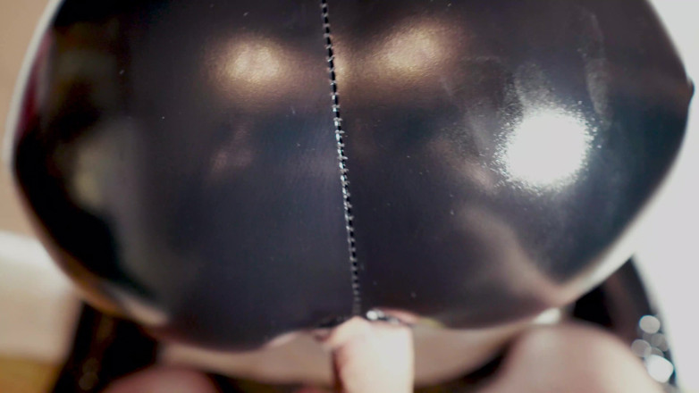 Jay_kate: Amateur roodharige milf in latex op zijn hondjes geneukt met...