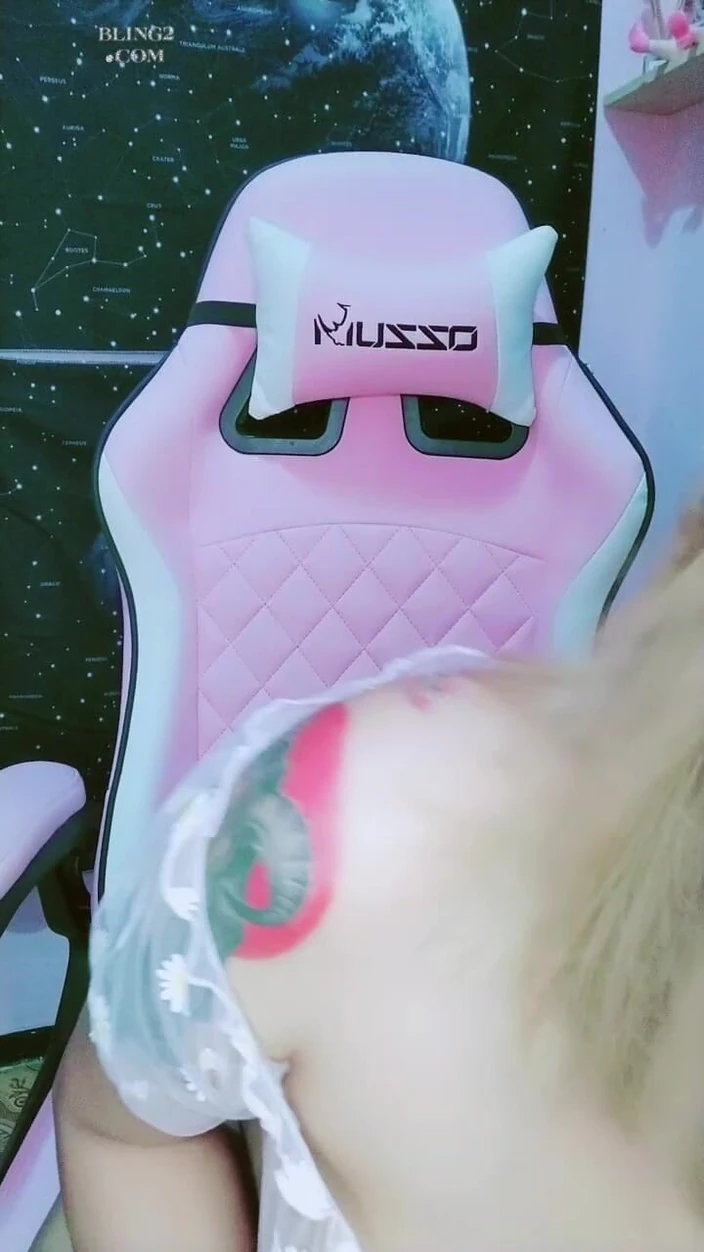 Awlunna exclusive: Sexy Girl Masturbate Until Squirt
