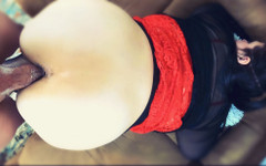 Lilith Rhodes: リリスはハメ撮り後背位を射精