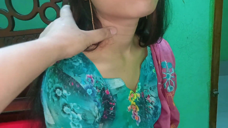 Riya Chowdhury: Seks sama gadis terdekat