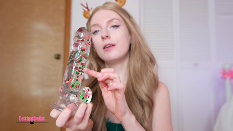 Destination Kat: Kremsi Noel dildo