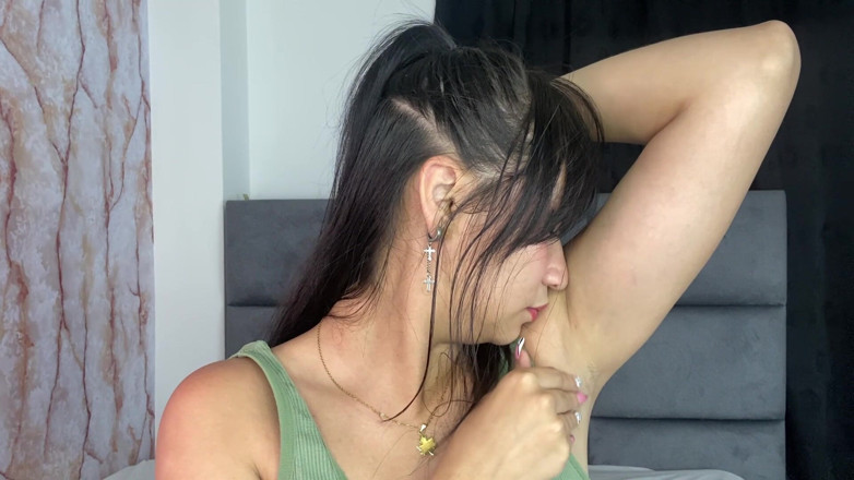 Angellkink: Sniff My Sweaty Pits
