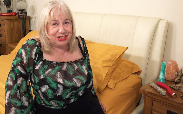 Dirty Doctors Clips - Solo Mature Playtime: ブラックランジェリー