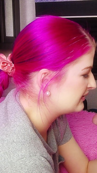 Liddy Tyler ochutná kundičku jiné dívky na péru svého přítele