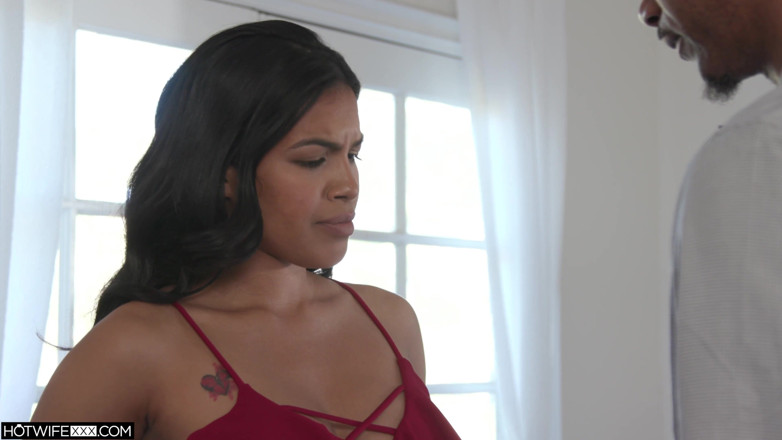 HotwifeXXX: La sexy Maya Farrell séduit son danseur privé