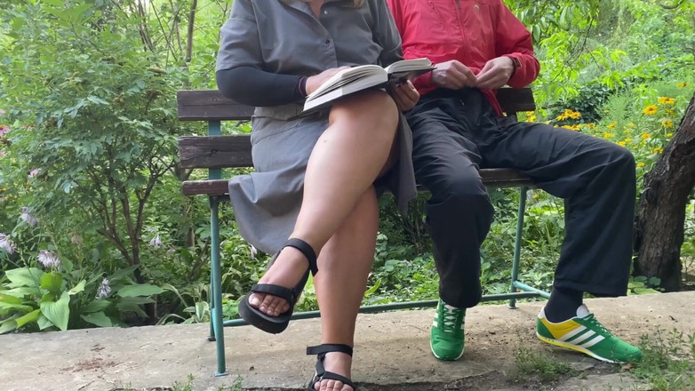 OurFetishLife: Moje nevlastní matka mi pomáhá připravit se na zkoušku literatury