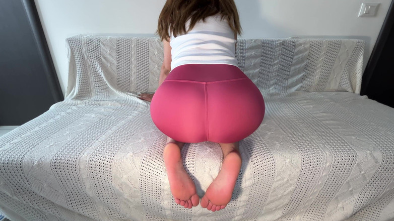 GassyKat: ピンクレギンスとピュア・ファートガスの間近感