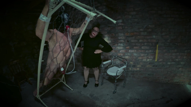 Mistress April: Lit cruel pour esclave