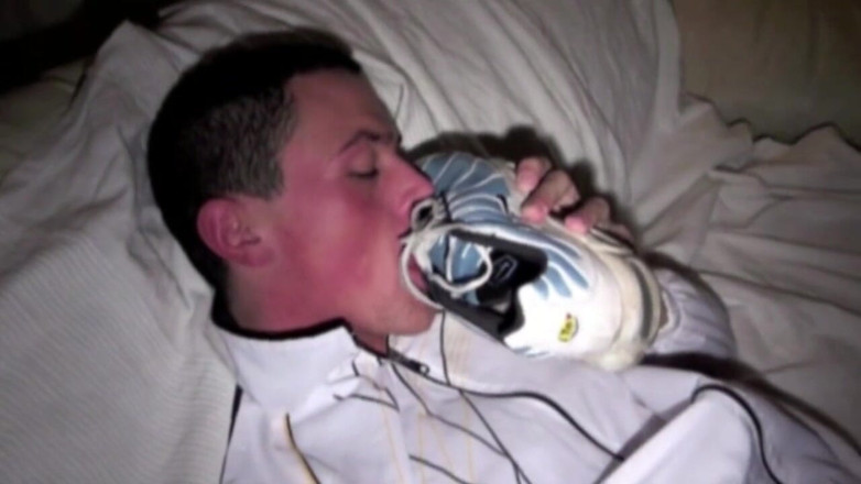 Sneaker gay: Używany na kanapie przez Grega Centuriego