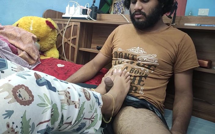 Vaigavarun Feet romance: Footjob mit ball-busting
