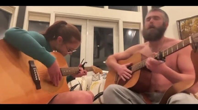 BrandiBraids: デレクと僕がオリジナル曲を書いたんだ