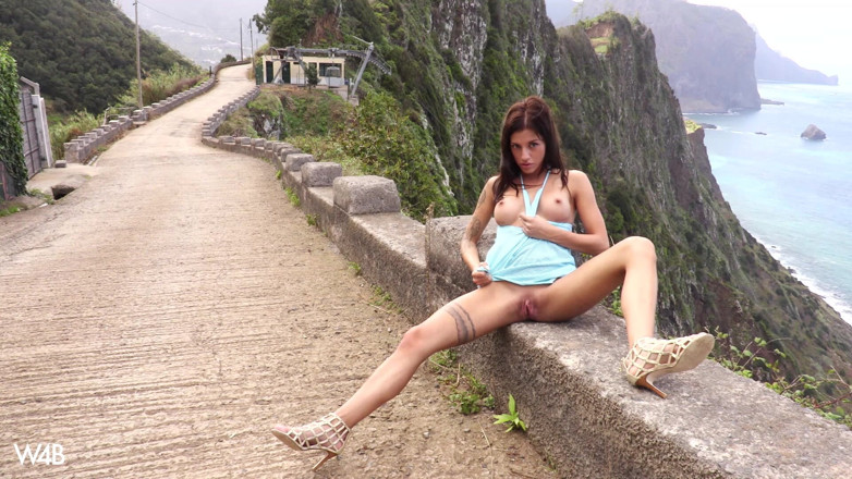 Watch4beauty: Tattoed Girl