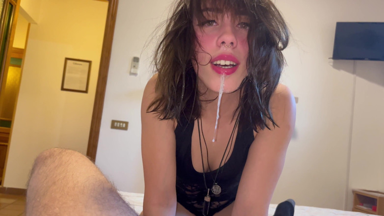 Raxxxbit: 정액을 원해?