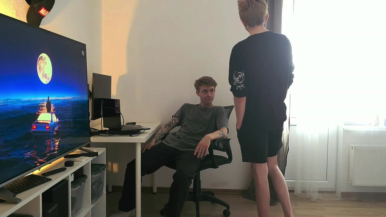 Ethan Lestray: I Invited My Stepbrother to Come Fix the Computer and...