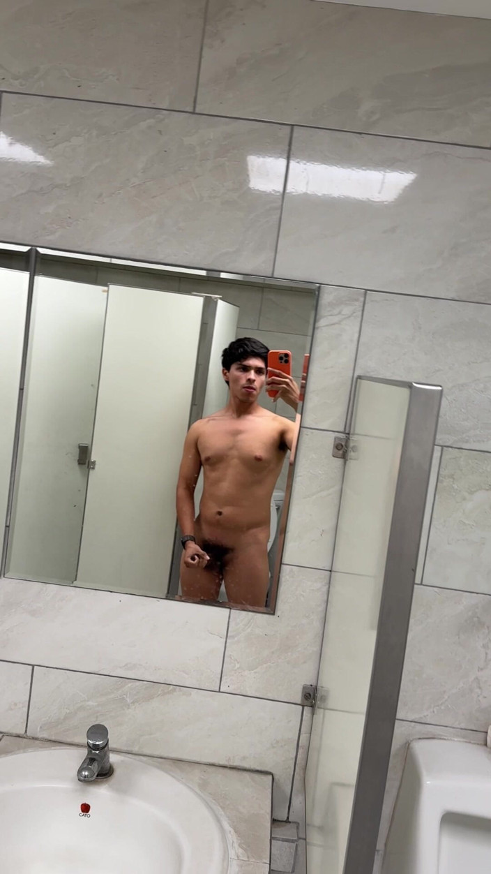 joanraay: Masturbasi di toilet