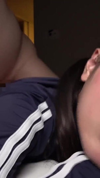 美丽的女孩 ero-bitch 训练委员会 - 我喜欢年长的男人，所以你可以在我体内射精！