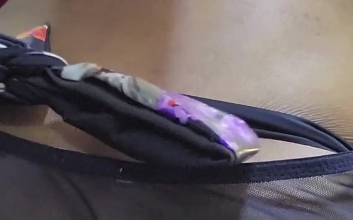 LustyLibran408: Mokrá myslíš, že by se ti penis vešl?
