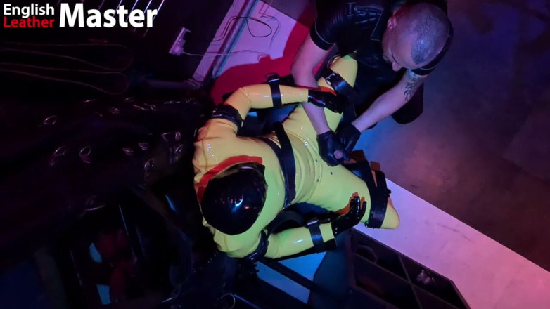 EnglishLeathermaster: CBT na gumowy gimp