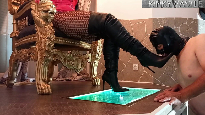 Kinky Castle: Misrtress luciana stiefelputzdienst 第2部分