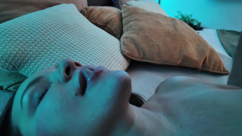 Domina Dark: Cô ấy hứng lượng tinh lớn