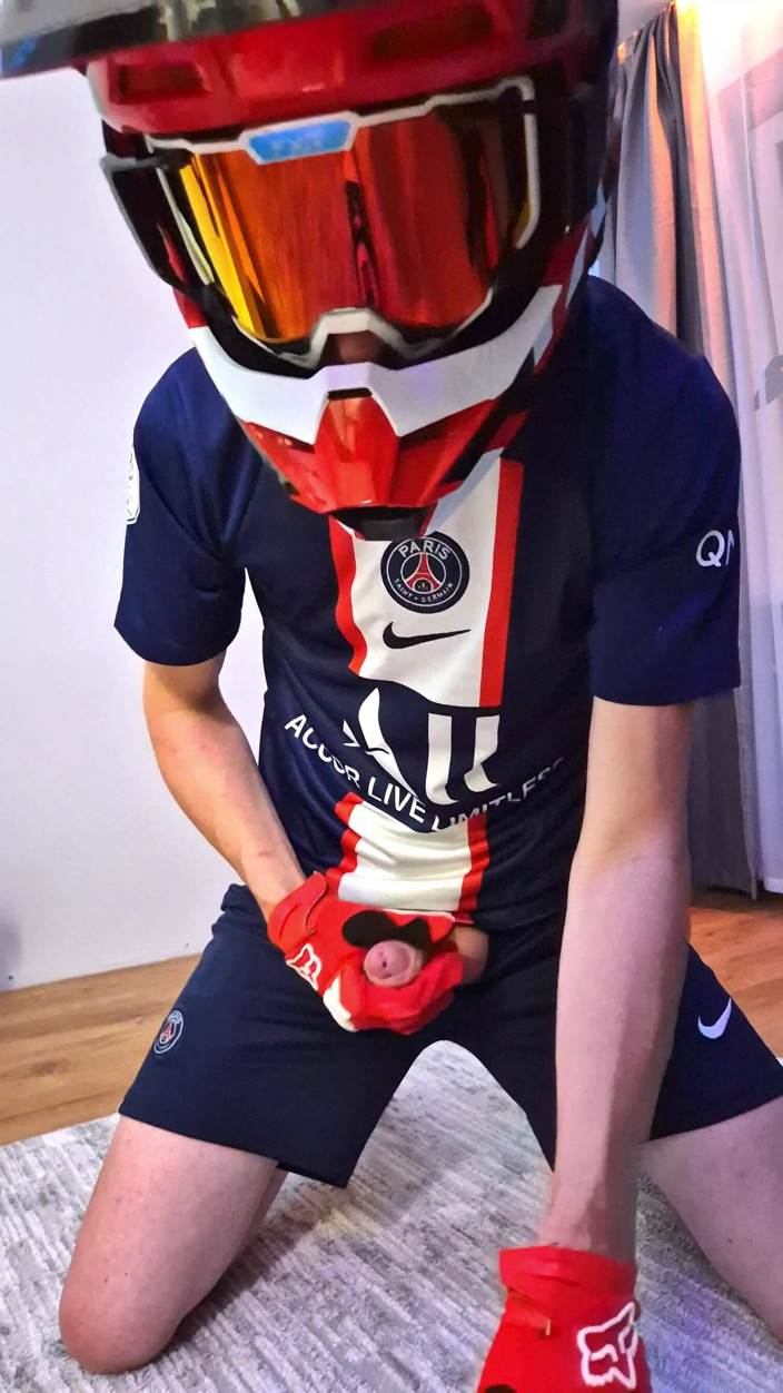 Sneakersmax98: Ik voelde me heet in deze outfit, dus besloot ik...
